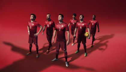 开云体育下载-国王对阵广东队，福克斯打出统治级数据，一场跨越篮球次元的对话