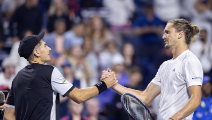 开云体育官方网站-戴维斯杯险胜联合杯，兹维列夫扛起全队