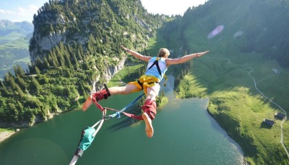 开云下载-2026世界杯之夜，范弗利特，那个在巨人丛林里写诗的矮个子