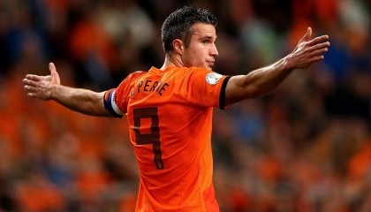 开云体育2026-年度焦点之战之夜，劳塔罗用沉默与奔跑，刺破喧嚣的苍穹