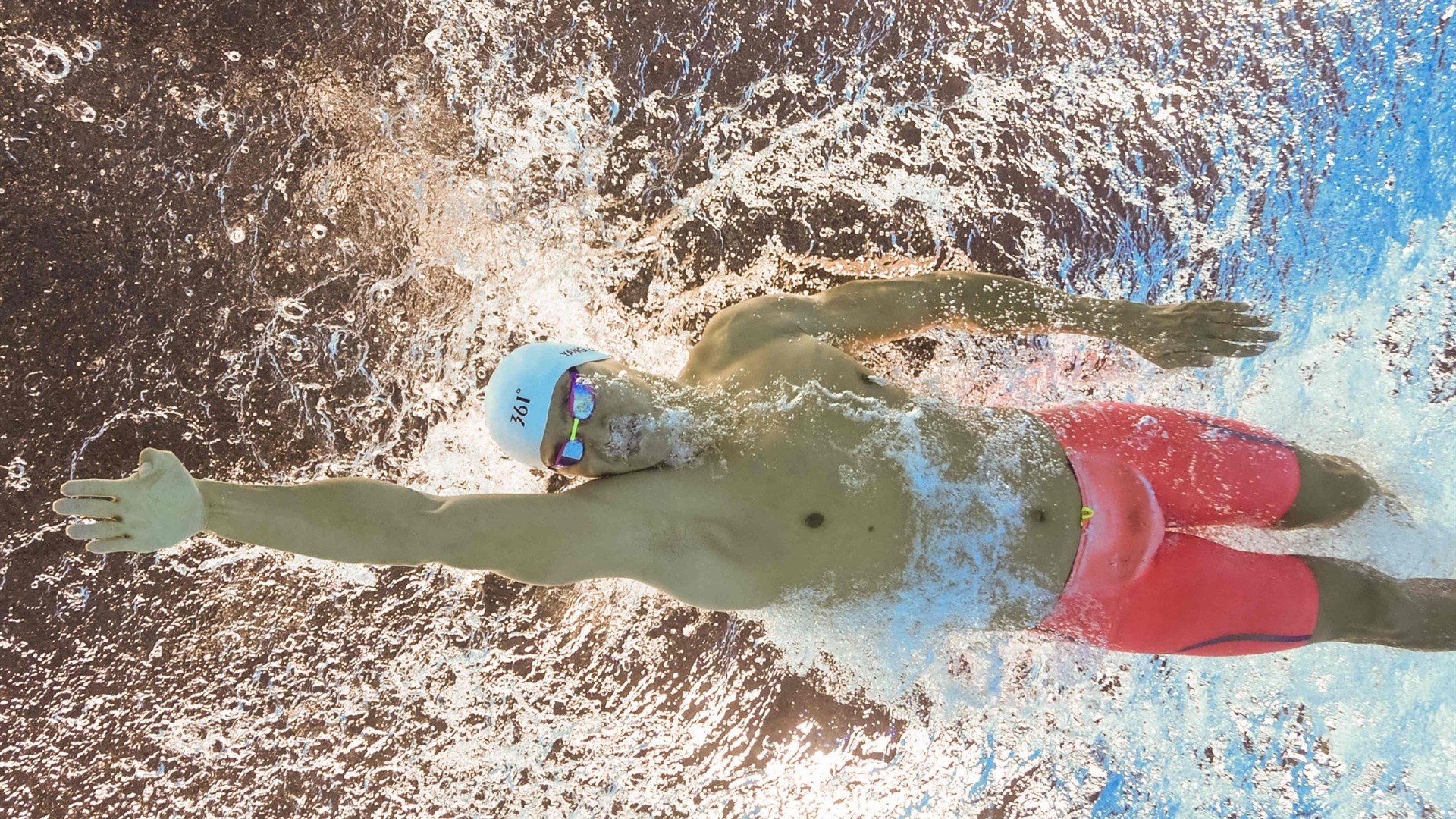 楚阿梅尼对手完全无解,波兰一波带走摩洛哥,当足球成为现代战争的镜像