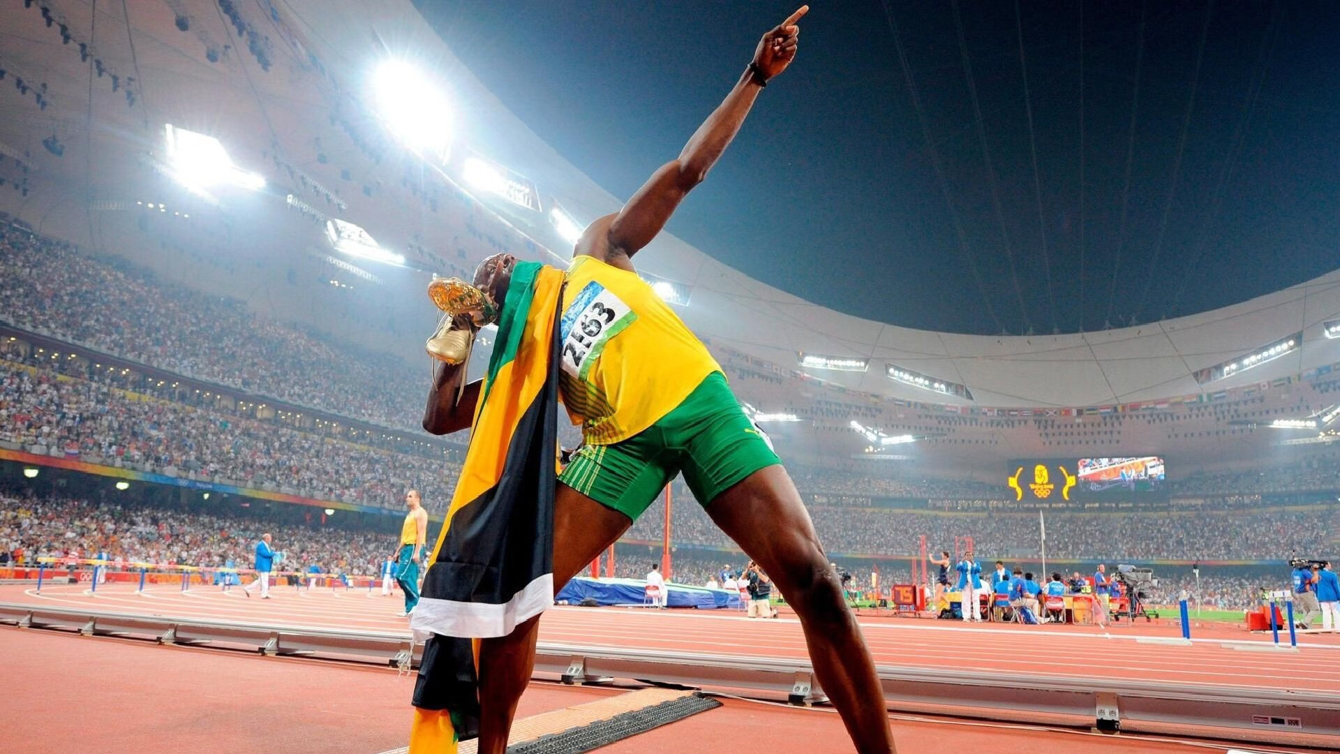 赛道上的指挥家,迪亚斯如何以节奏掌控F1街道赛之夜