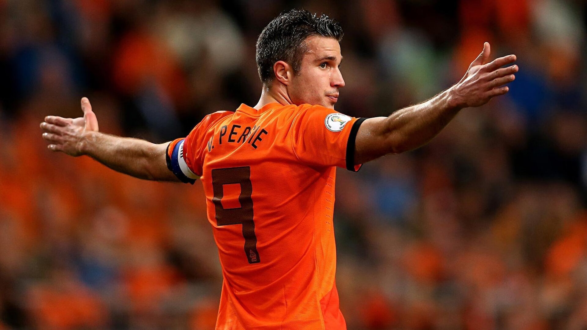 年度焦点之战之夜，劳塔罗用沉默与奔跑，刺破喧嚣的苍穹